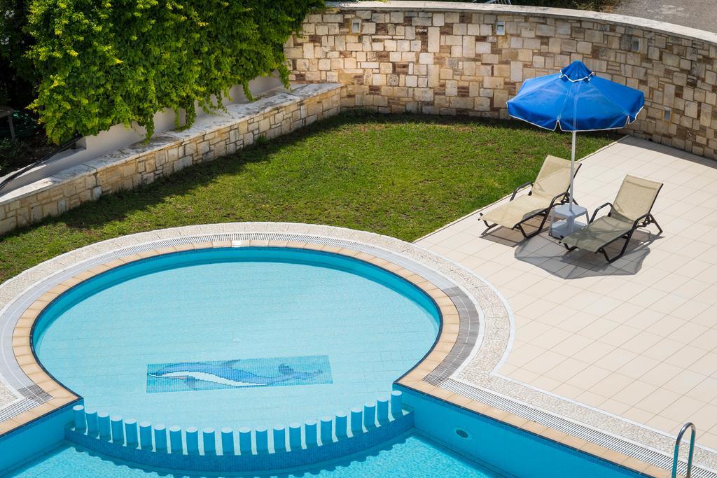 Irini Stalos Apartments Экстерьер фото