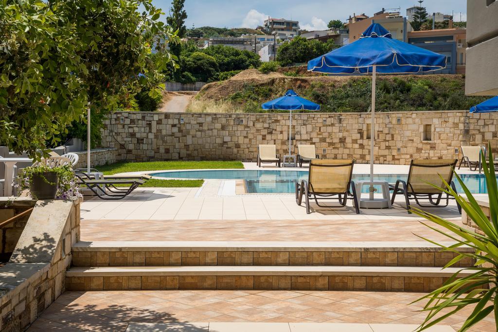 Irini Stalos Apartments Экстерьер фото