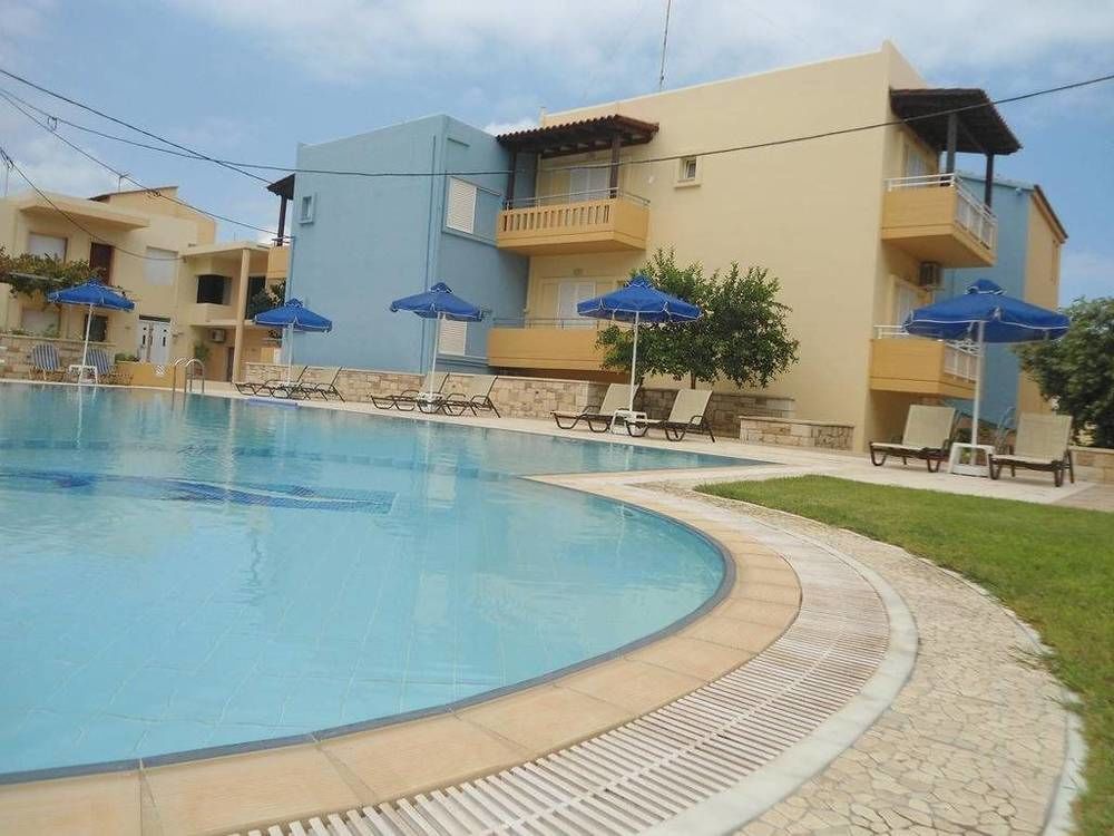Irini Stalos Apartments Экстерьер фото
