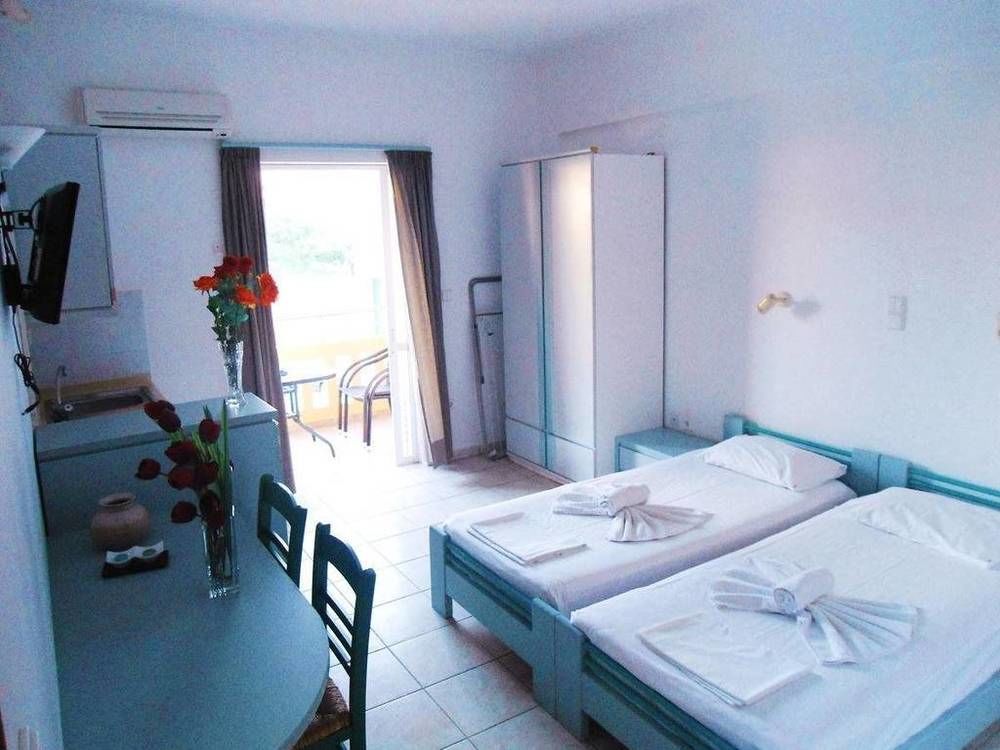 Irini Stalos Apartments Экстерьер фото