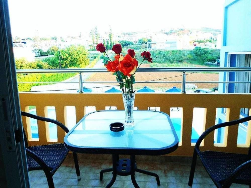 Irini Stalos Apartments Экстерьер фото