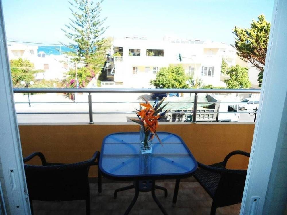 Irini Stalos Apartments Экстерьер фото