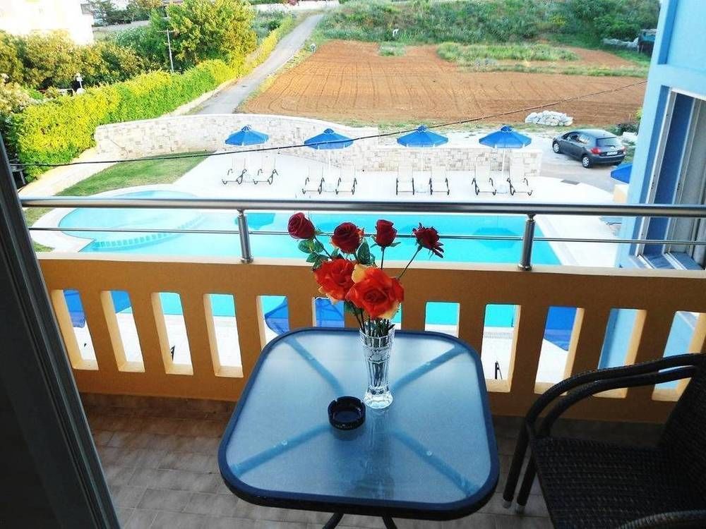 Irini Stalos Apartments Экстерьер фото